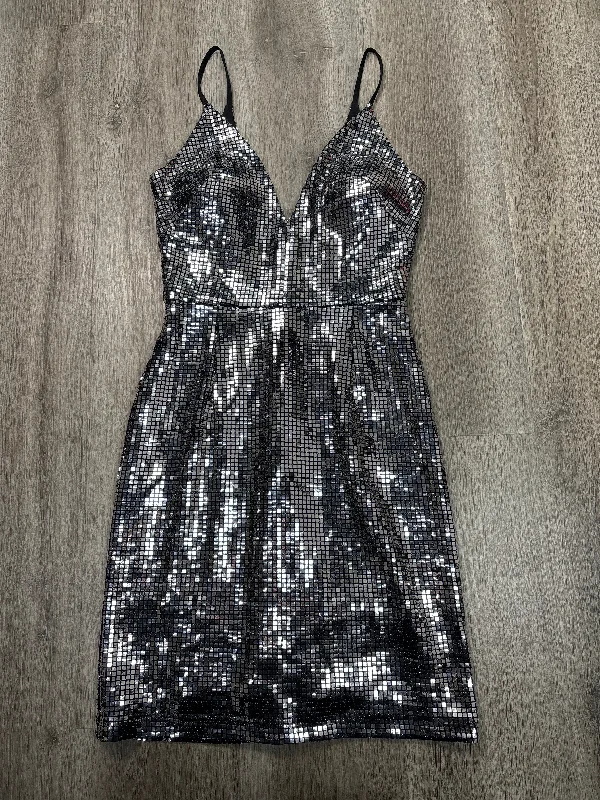 homecoming party dressesDress Party Short By Clothes Mentor In Silver, Size: Xs