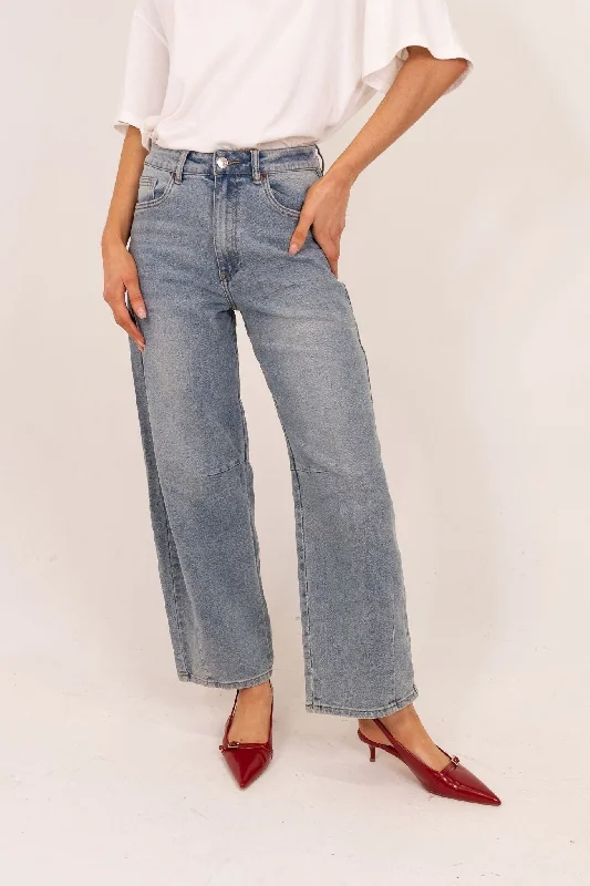 women's denim jeans for a flattering silhouetteFreya Wide Balloon Jeans In Light Wash