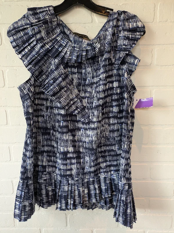 women's tops for those who want to show off their figure in a flattering wayBlue Top Sleeveless Banana Republic, Size L